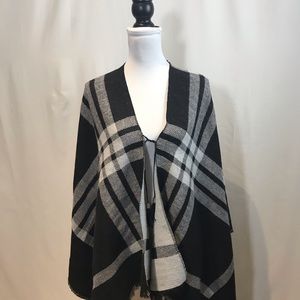 Marc New York Cozy Wrap in Black and White